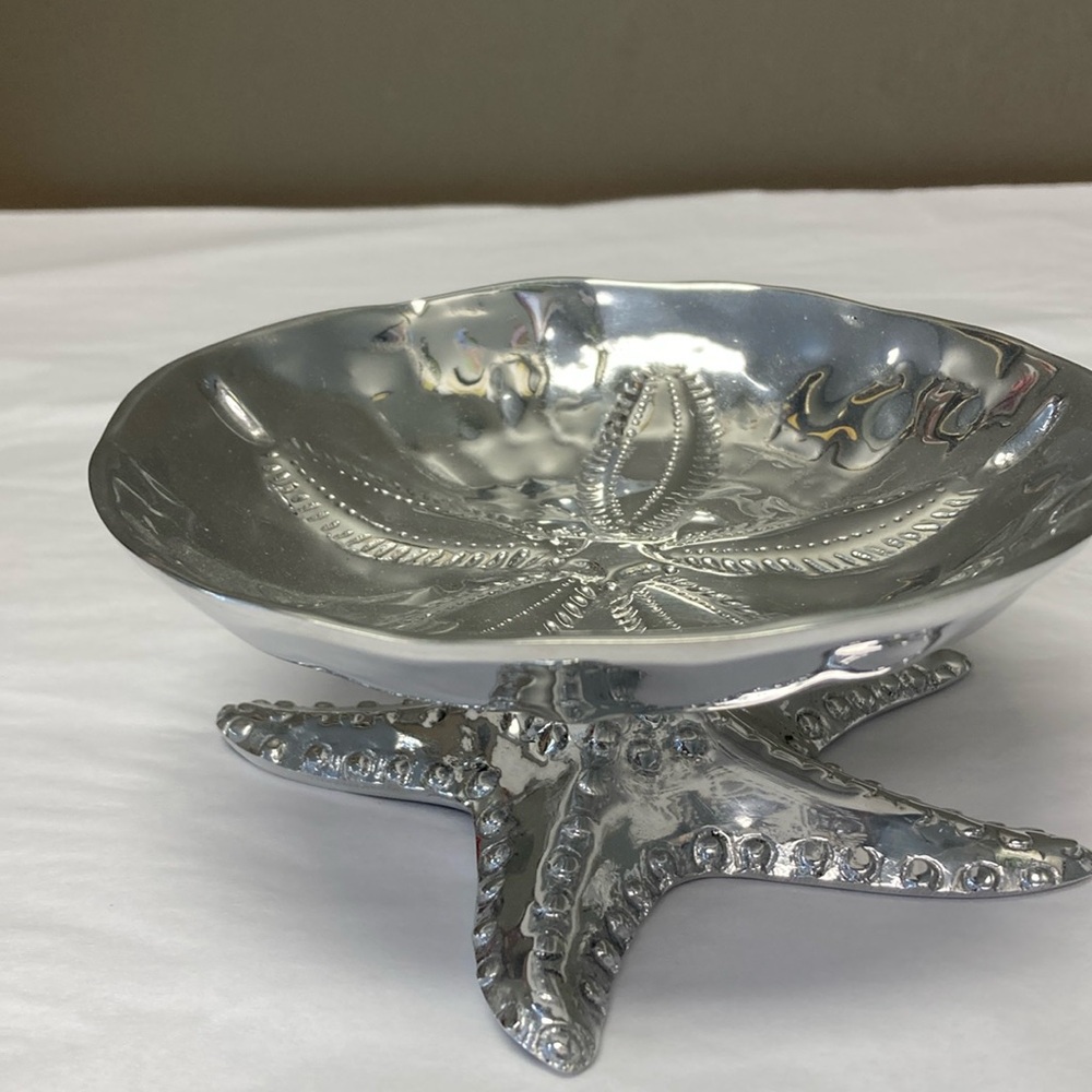 Beatriz Ball 5.5" Bowl Starfish/Sand Dollar Design